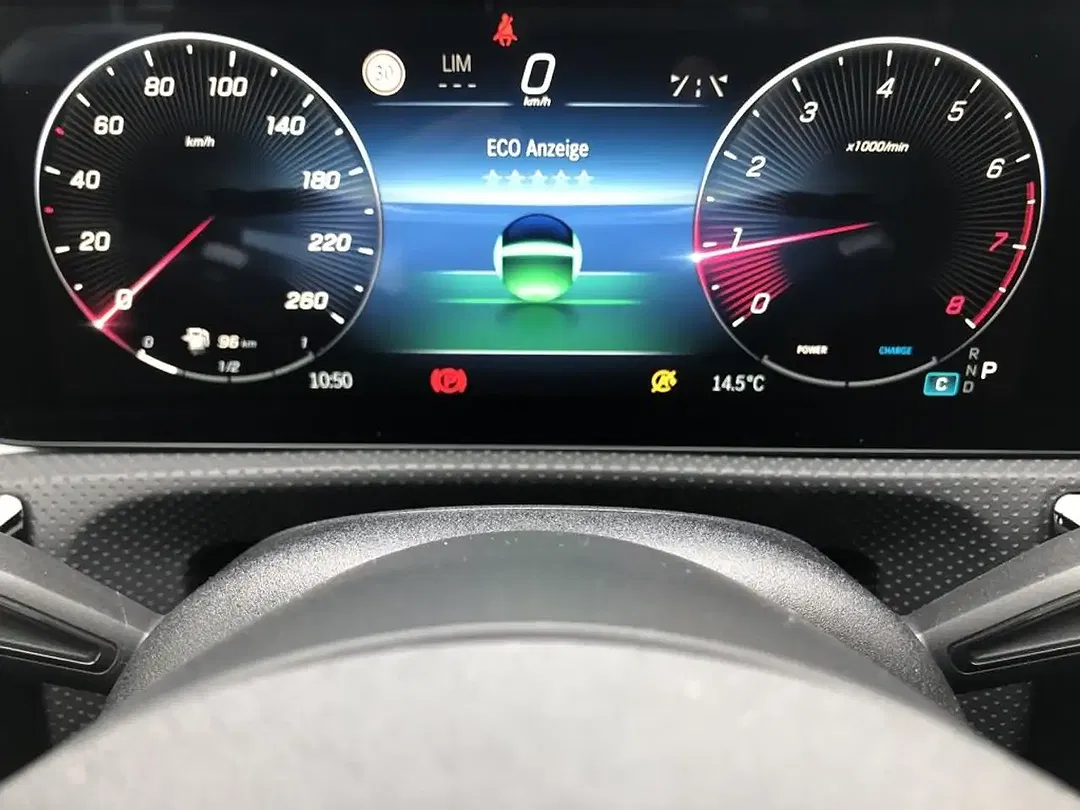 Mercedes-Benz CLA 180 - Thumbnail 9