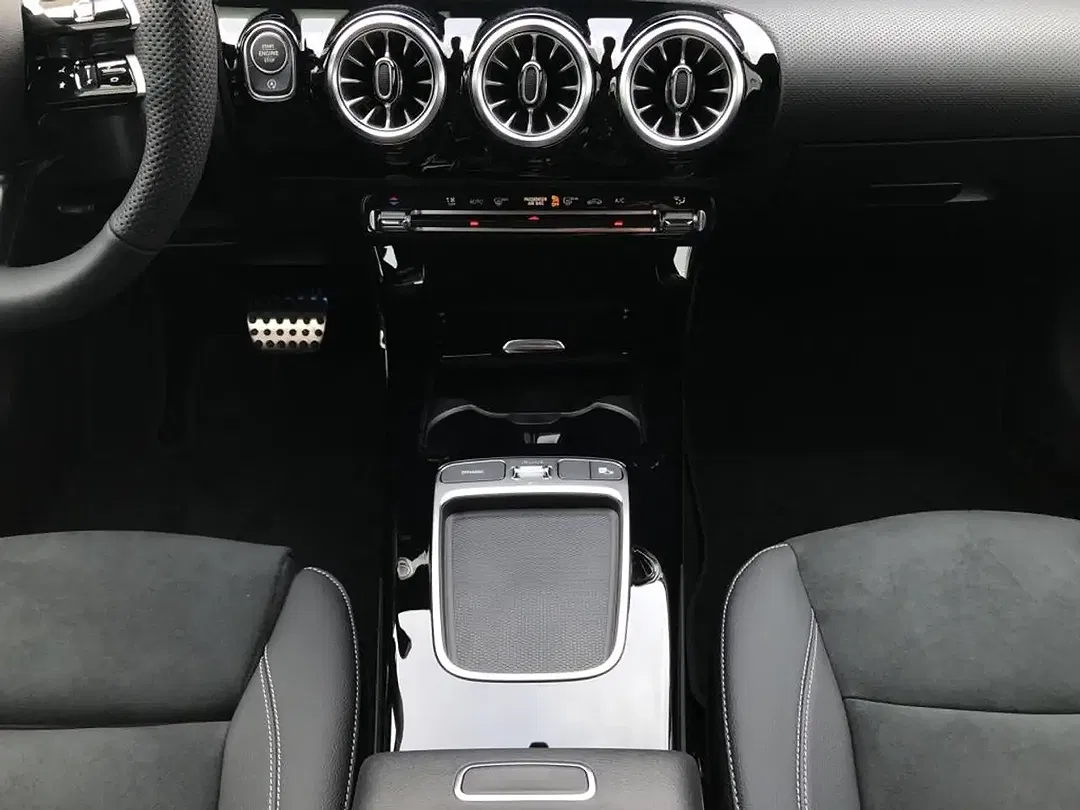 Mercedes-Benz CLA 180 - Thumbnail 13