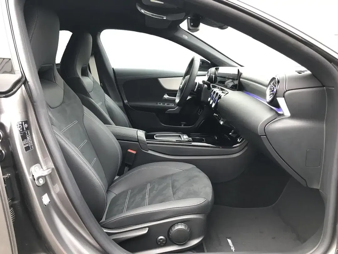 Mercedes-Benz CLA 180 - Thumbnail 3