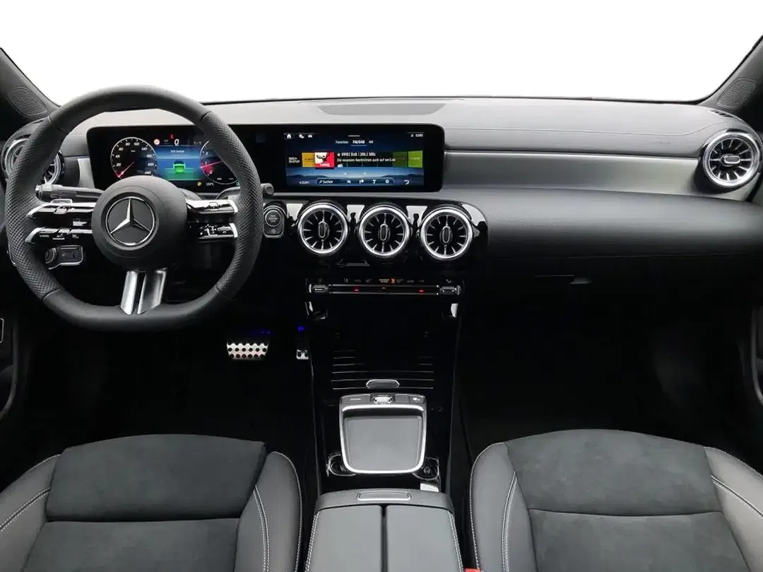 Mercedes-Benz CLA 180 - Thumbnail 4