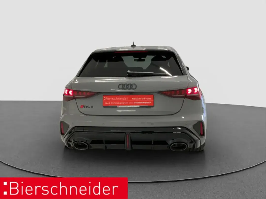 Audi RS3 - Thumbnail 3
