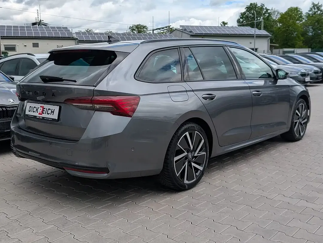 Skoda Octavia - Thumbnail 3