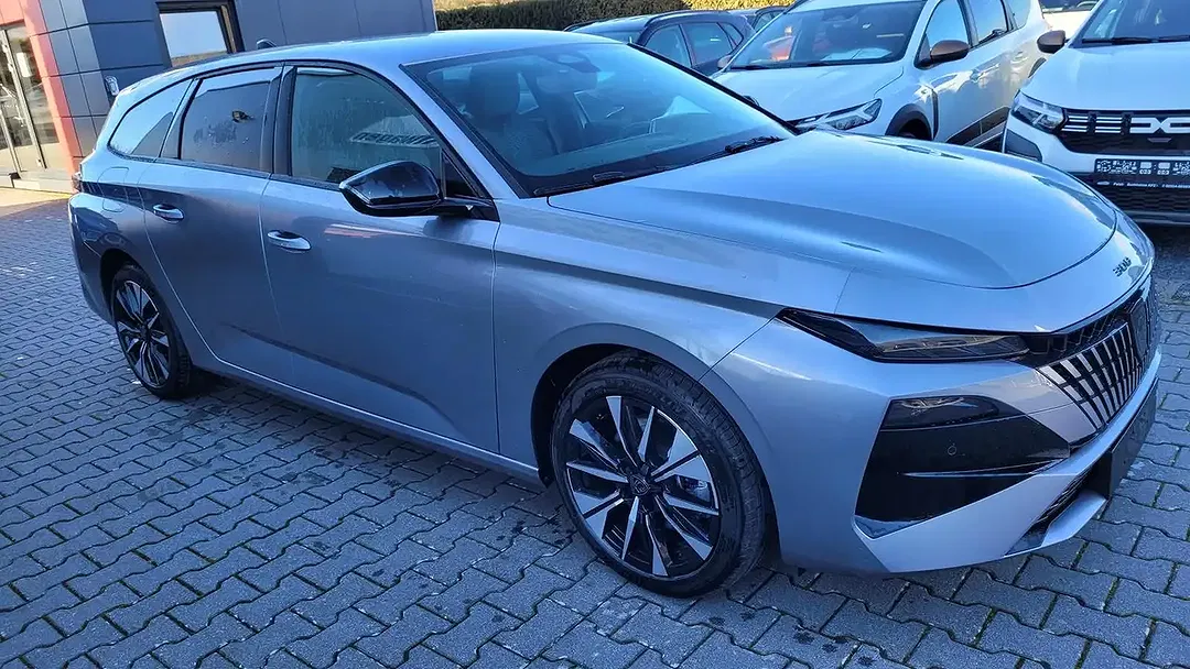 Peugeot 308 - Thumbnail 3
