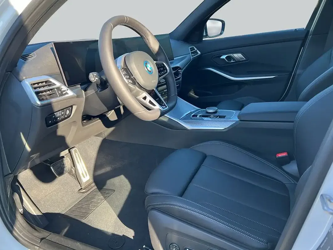 BMW 330 - Thumbnail 9