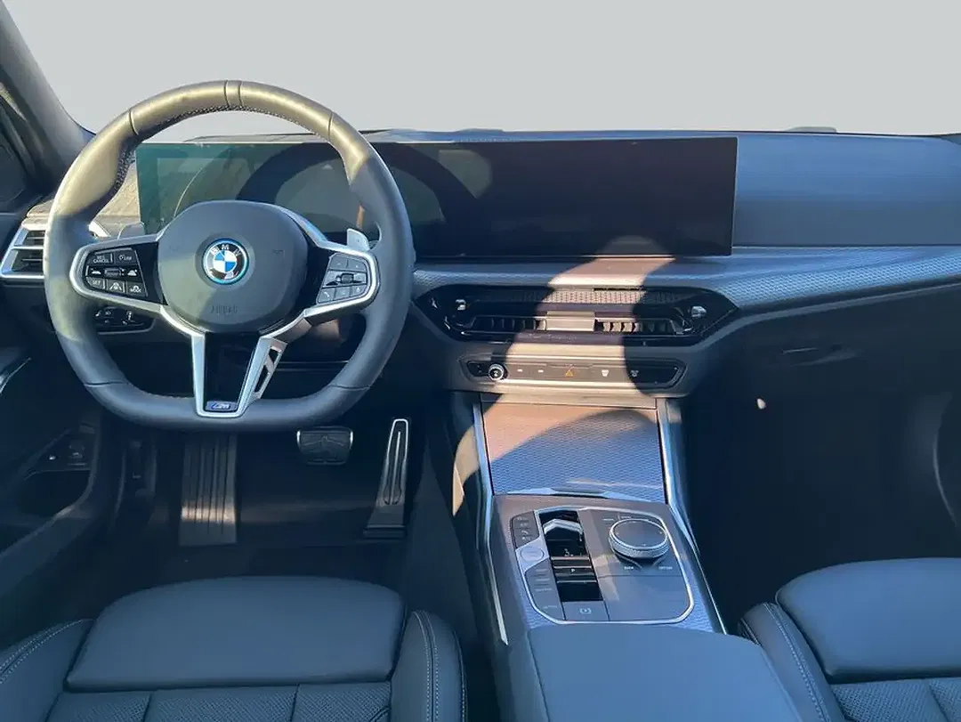 BMW 330 - Thumbnail 11