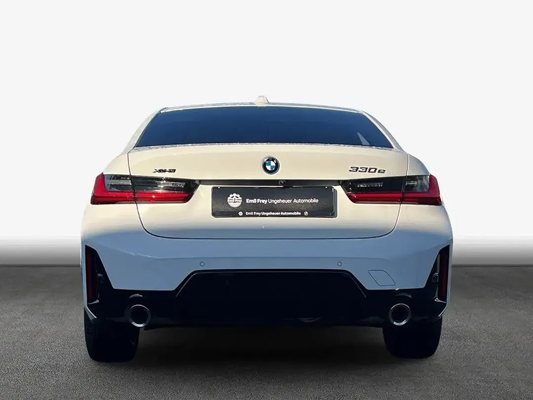 BMW 330 - Thumbnail 5