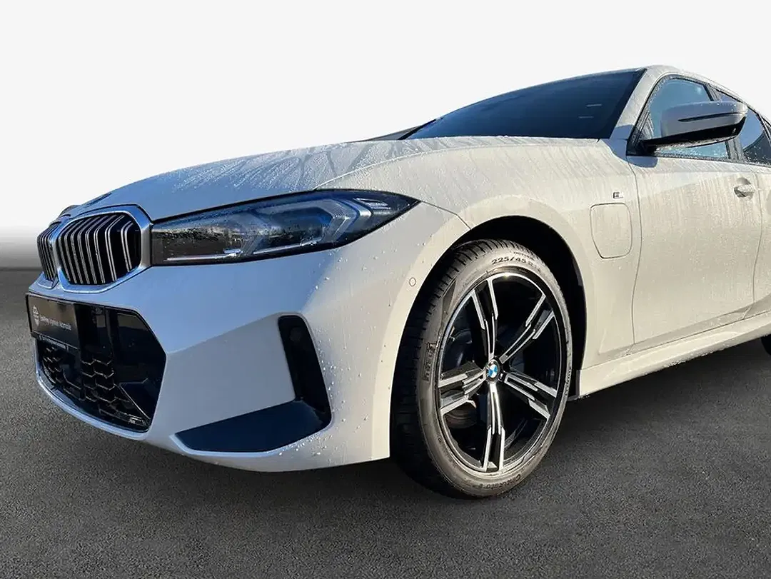 BMW 330 - Thumbnail 6