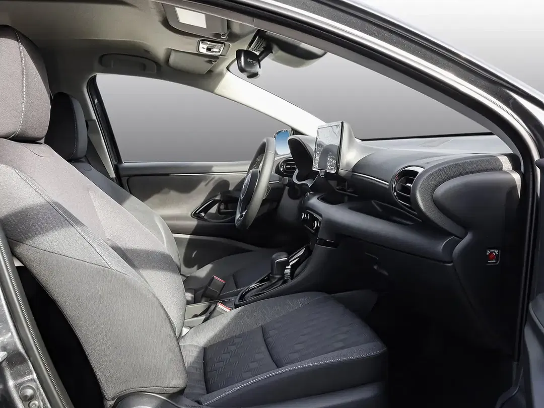 Toyota Yaris - Thumbnail 6
