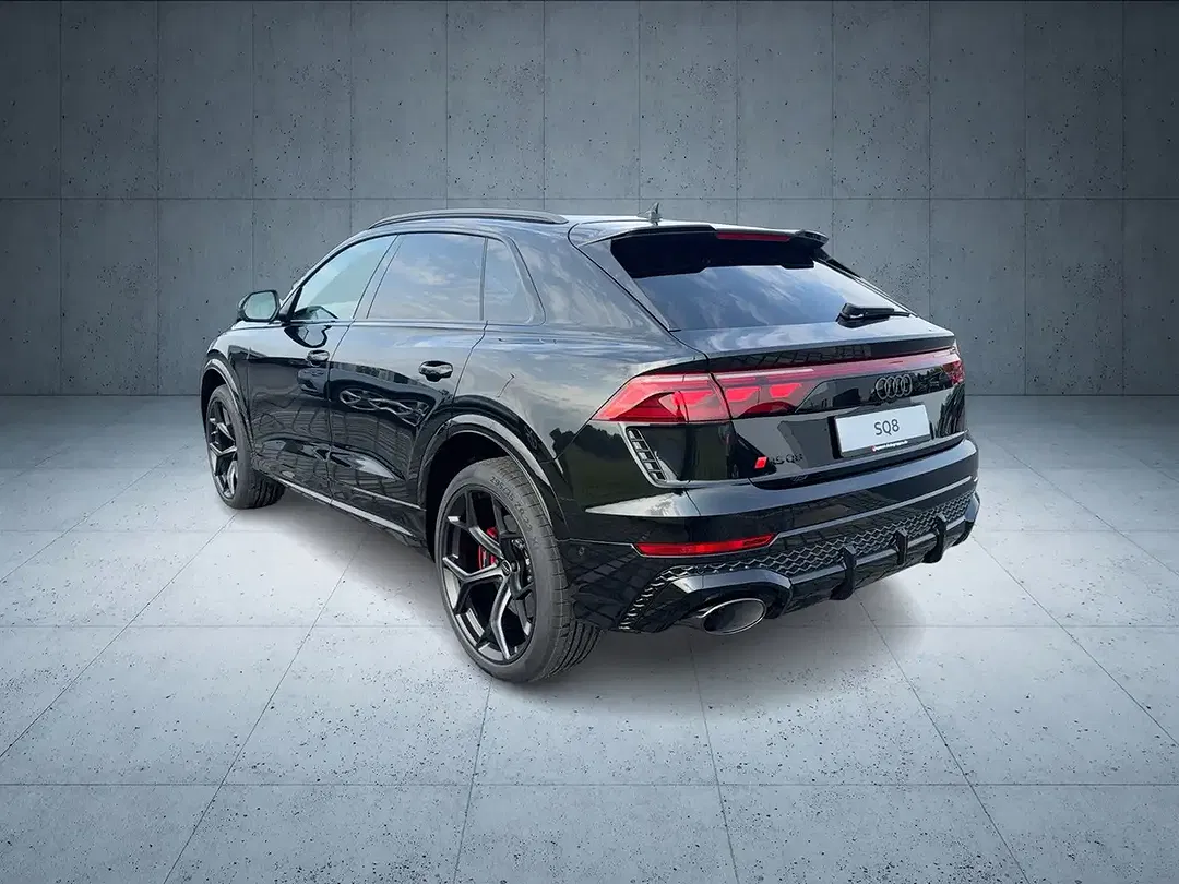 Audi RS Q8 - Thumbnail 3