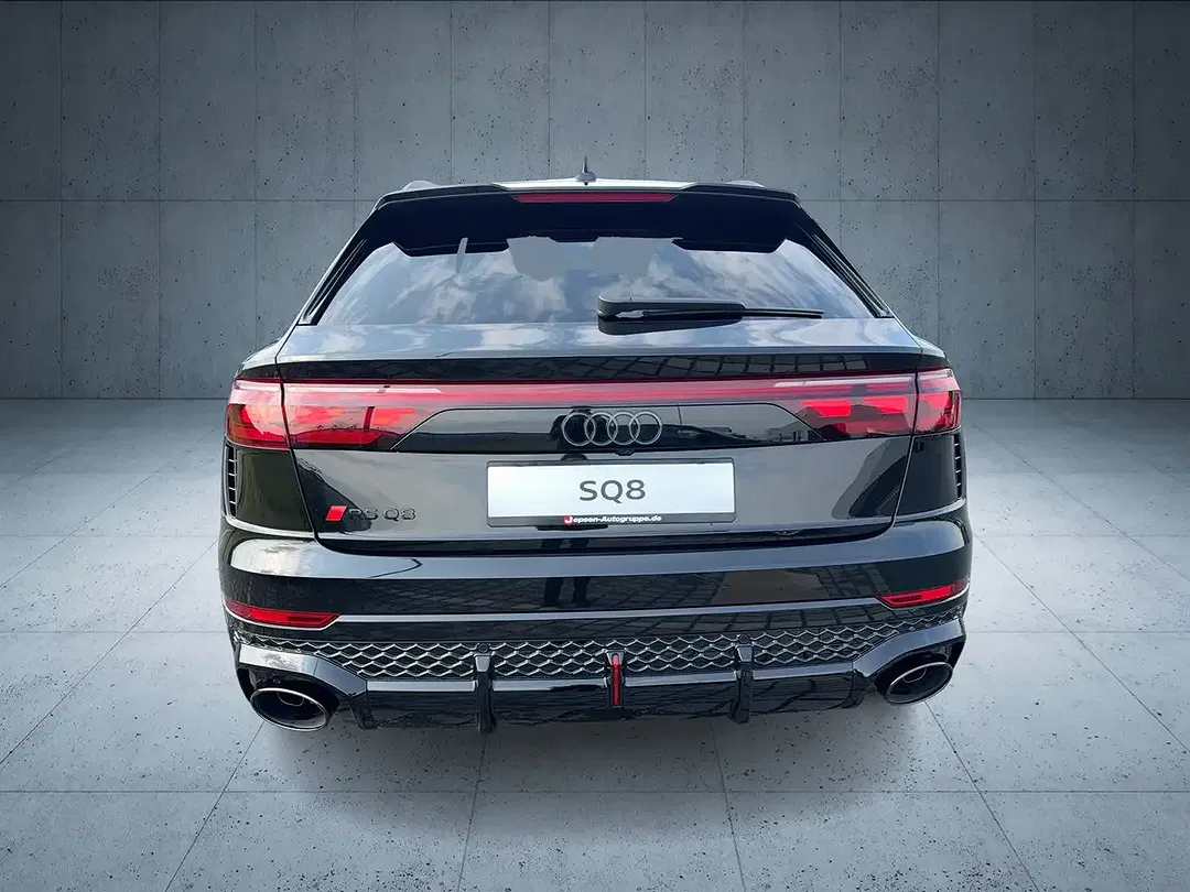 Audi RS Q8 - Thumbnail 4