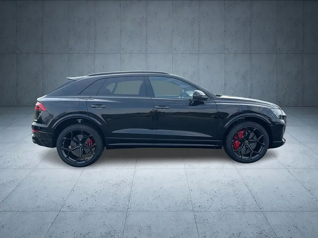 Audi RS Q8 - Thumbnail 6