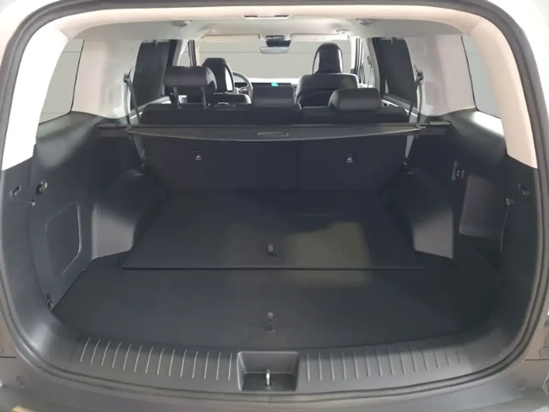 Hyundai SANTA FE - Thumbnail 8