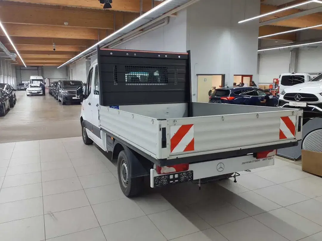 Mercedes-Benz Sprinter - Thumbnail 2