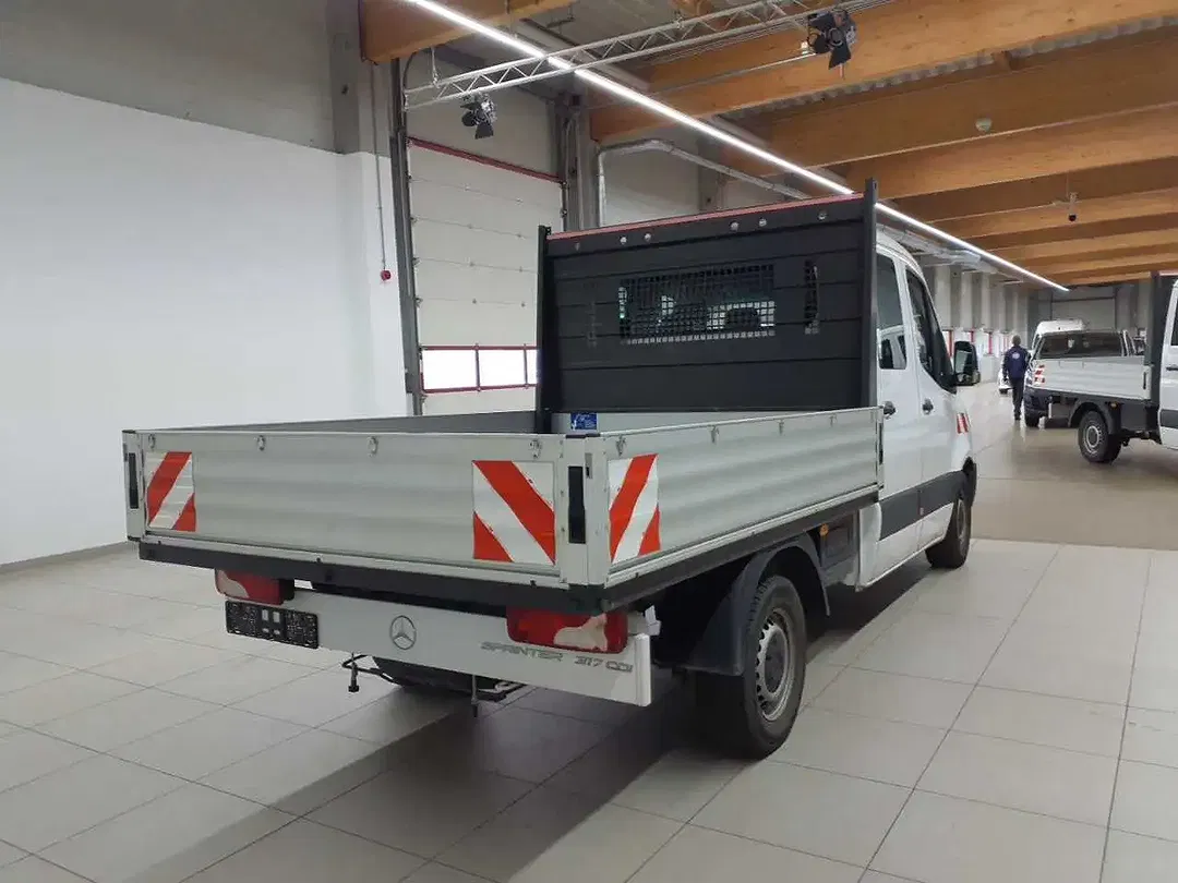 Mercedes-Benz Sprinter - Thumbnail 4