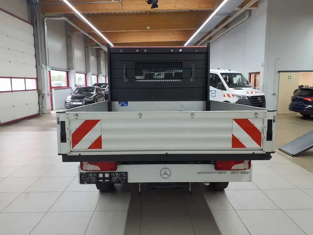 Mercedes-Benz Sprinter - Thumbnail 5
