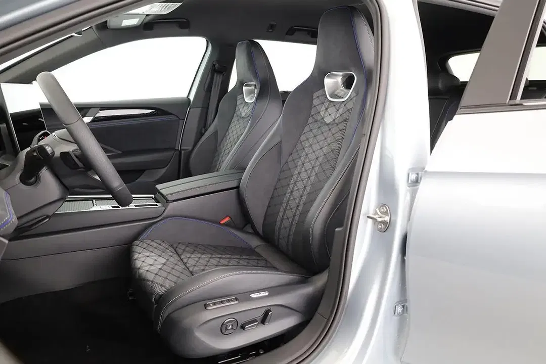 Volkswagen Passat Variant - Thumbnail 9