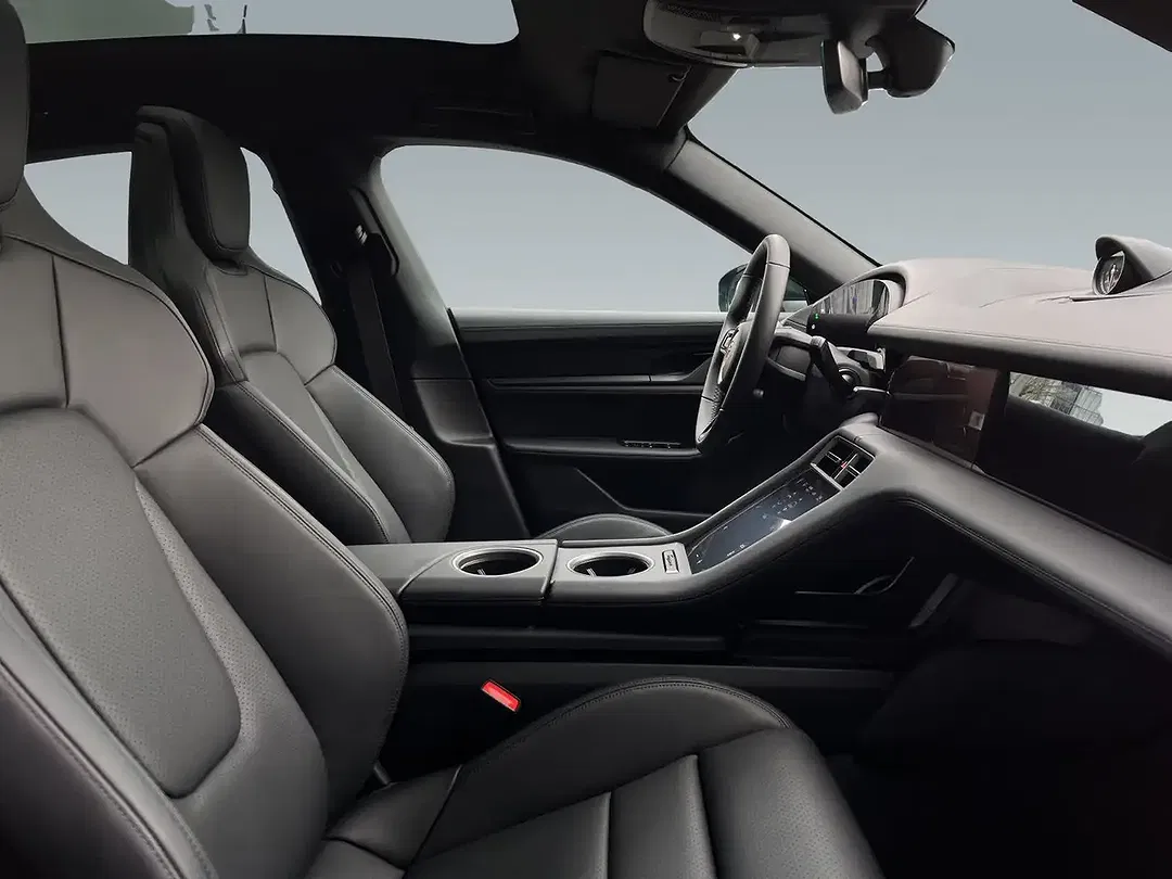 Porsche Taycan - Thumbnail 15