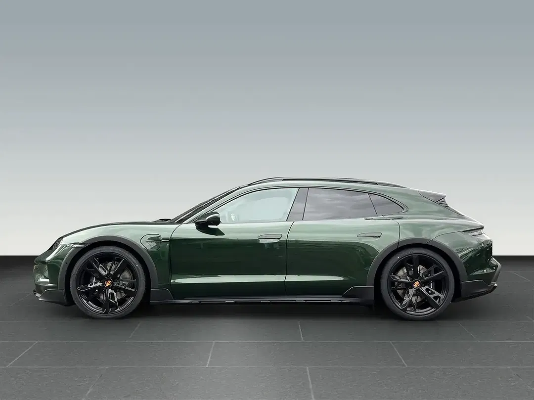 Porsche Taycan - Thumbnail 2