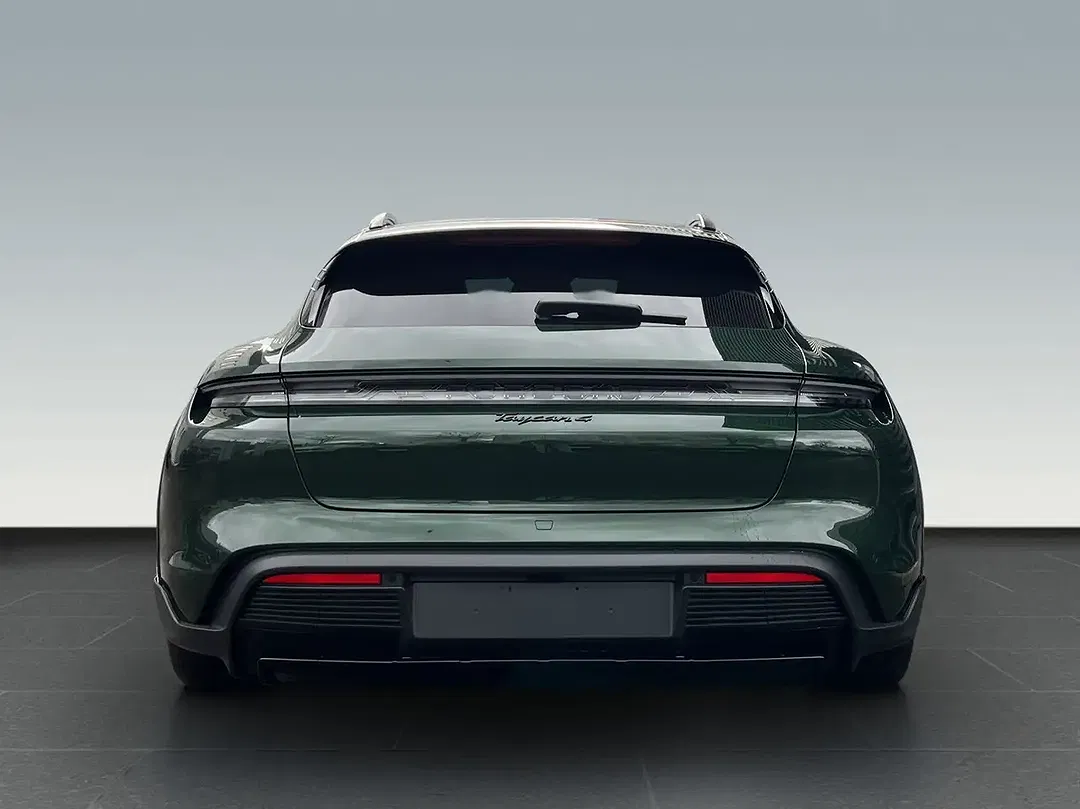 Porsche Taycan - Thumbnail 7