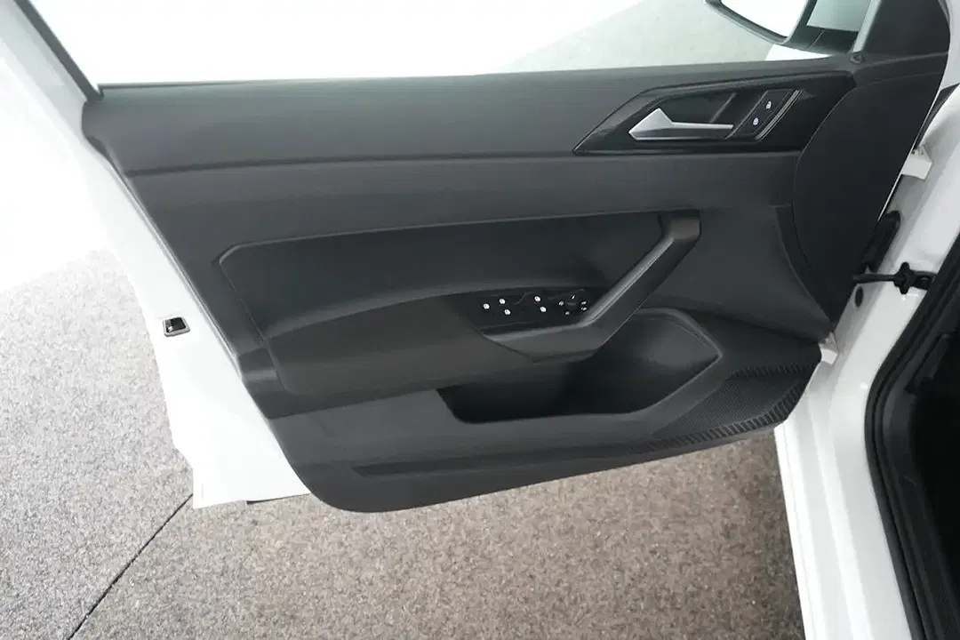 Volkswagen Polo - Thumbnail 10