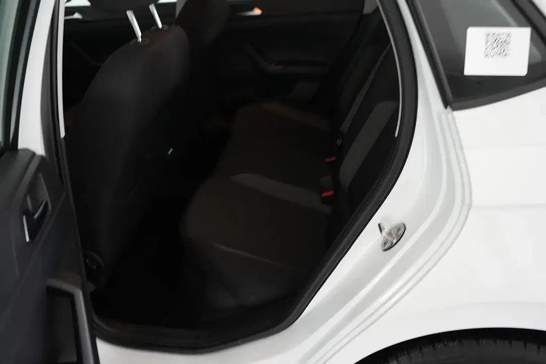 Volkswagen Polo - Thumbnail 11