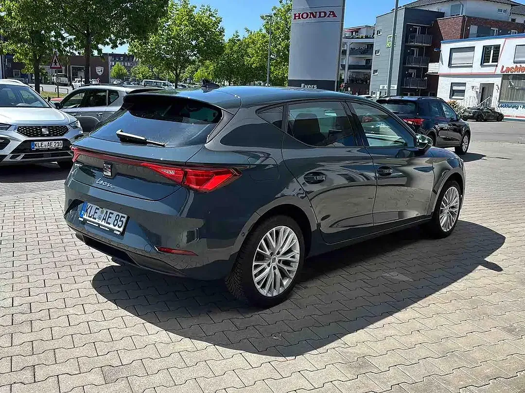 SEAT Leon - Thumbnail 5
