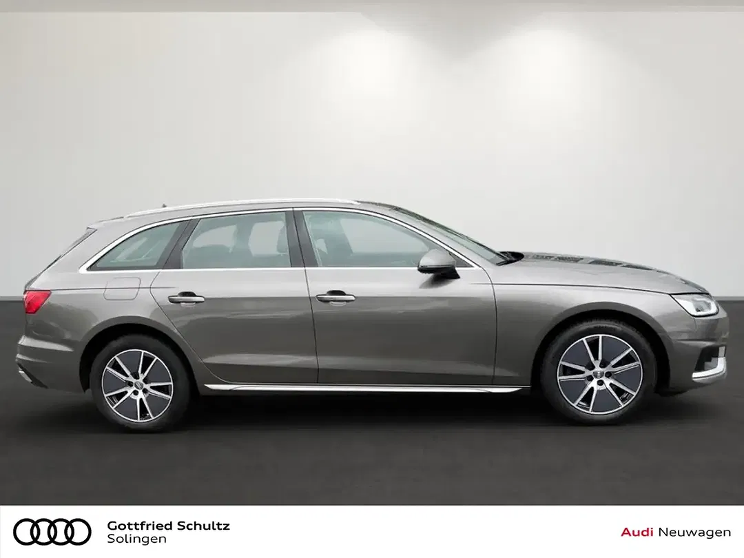 Audi A4 - Thumbnail 1