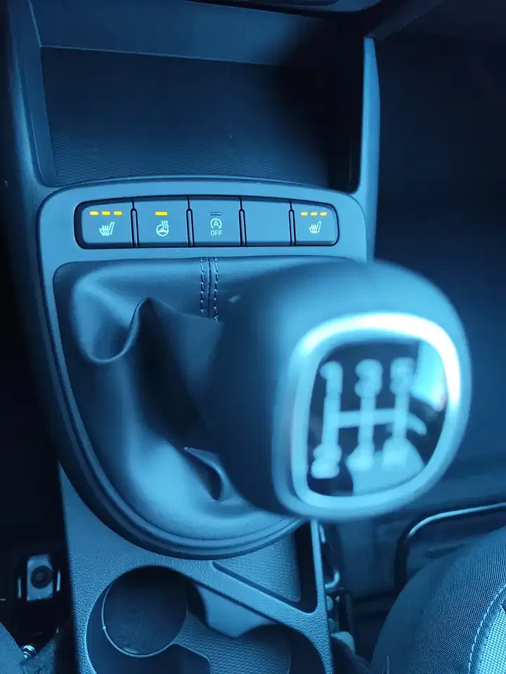 Hyundai i10 - Thumbnail 14