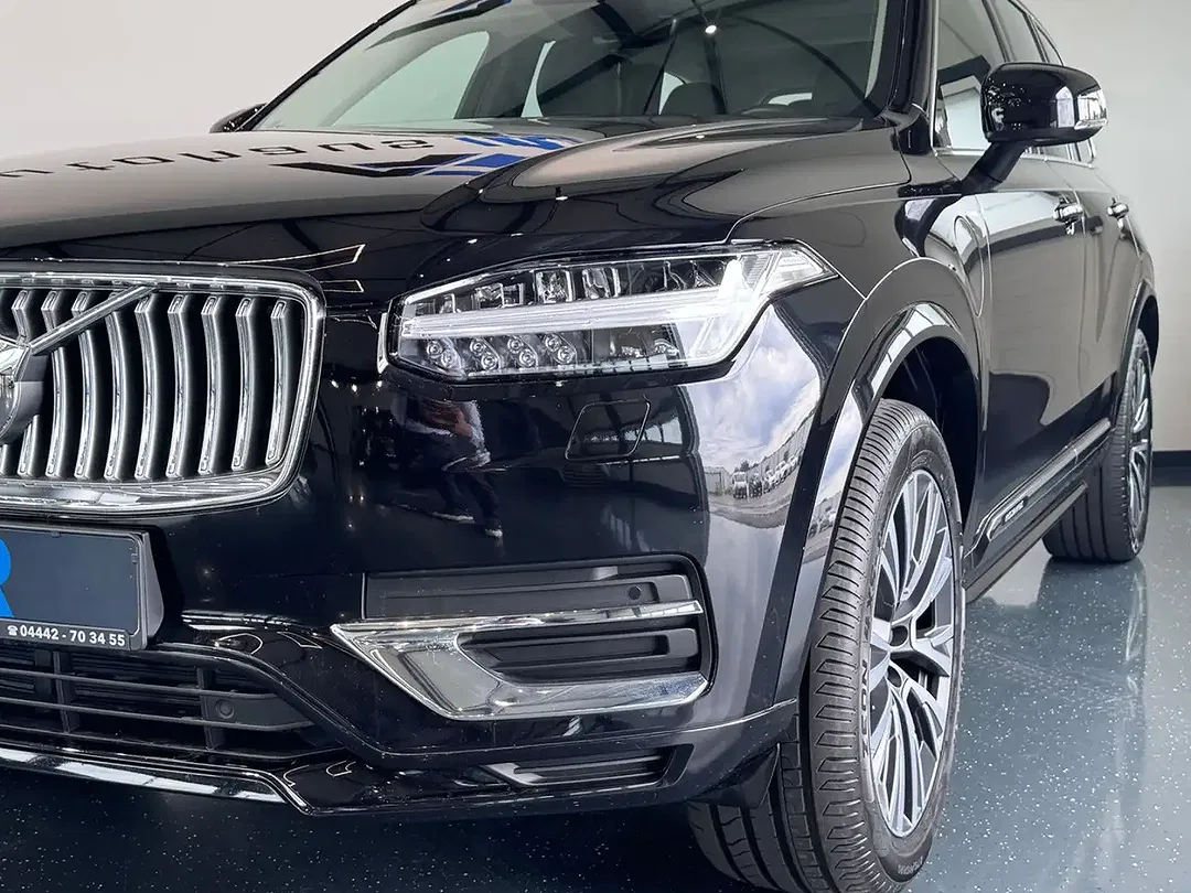 Volvo XC90 - Thumbnail 6