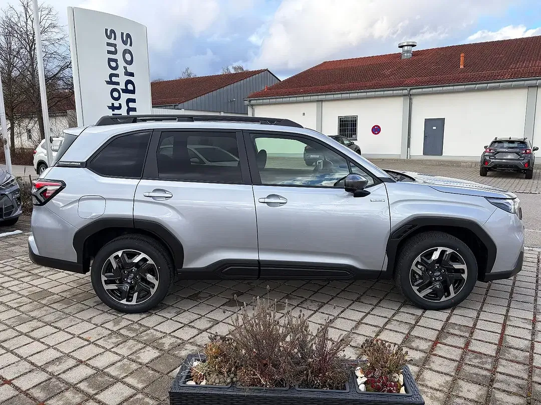 Subaru Forester - Thumbnail 9