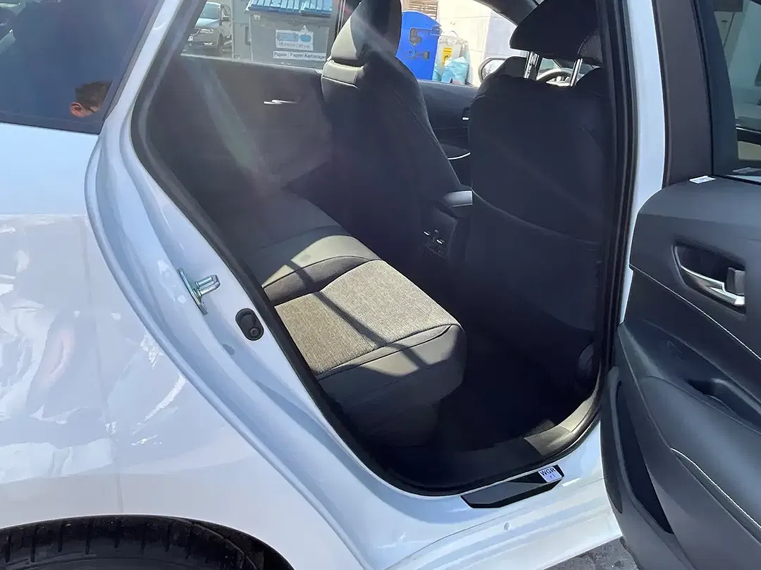 Toyota Corolla - Thumbnail 10
