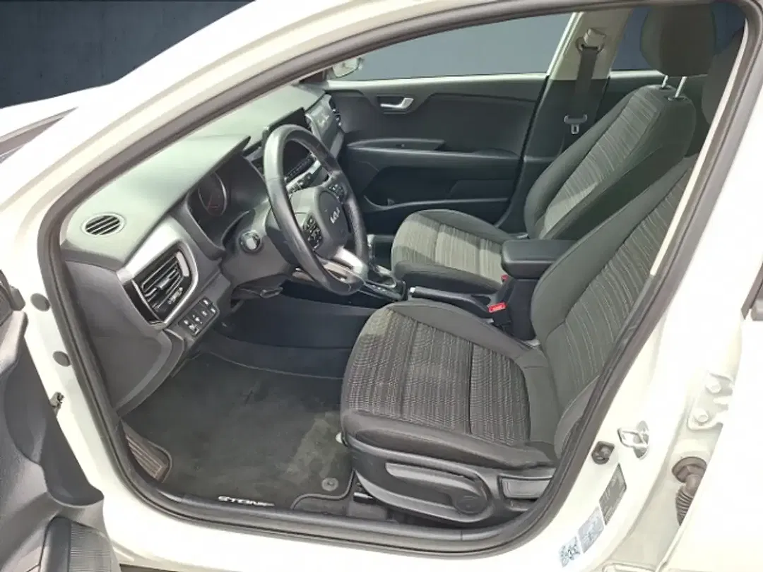 Kia Stonic - Thumbnail 9