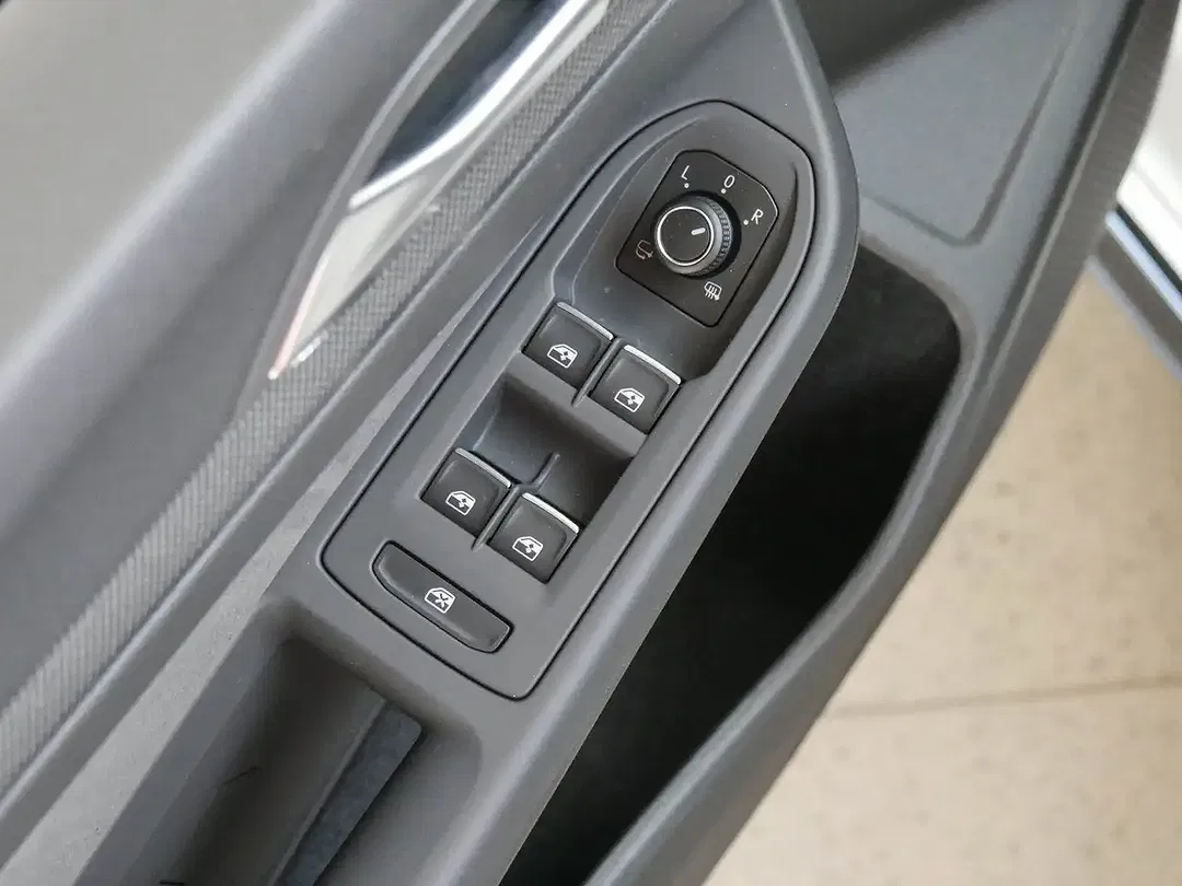 Volkswagen Golf Variant - Thumbnail 13