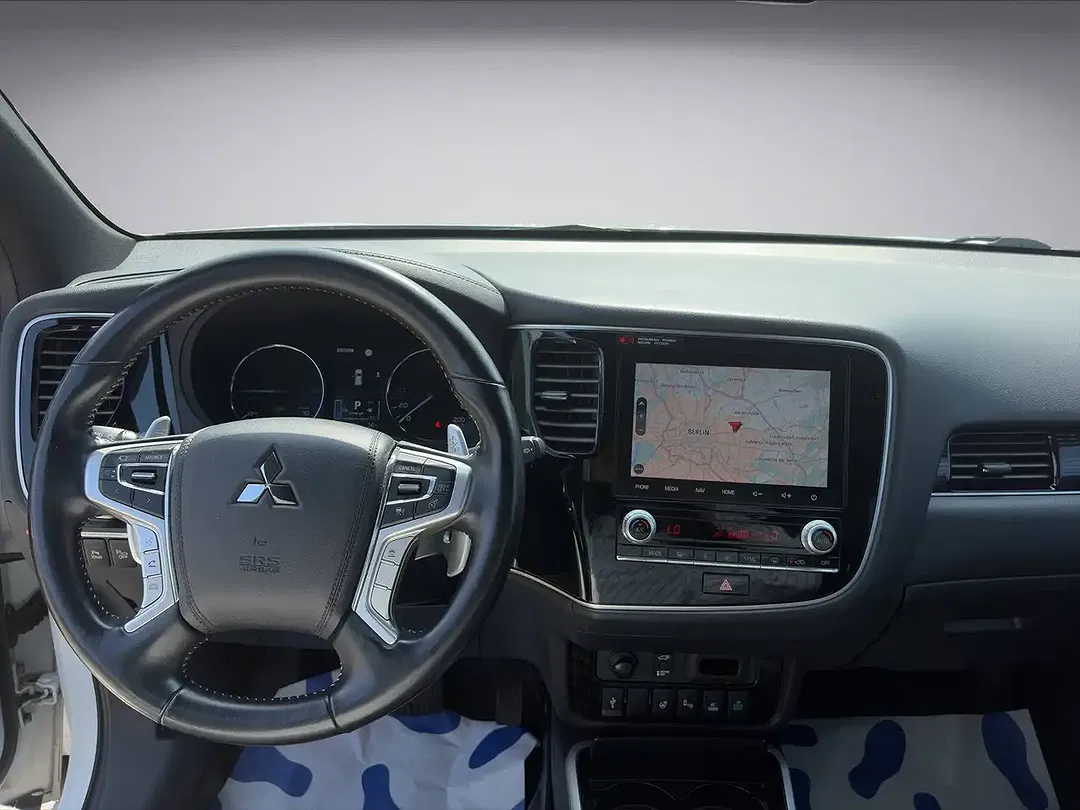 Mitsubishi Outlander - Thumbnail 14