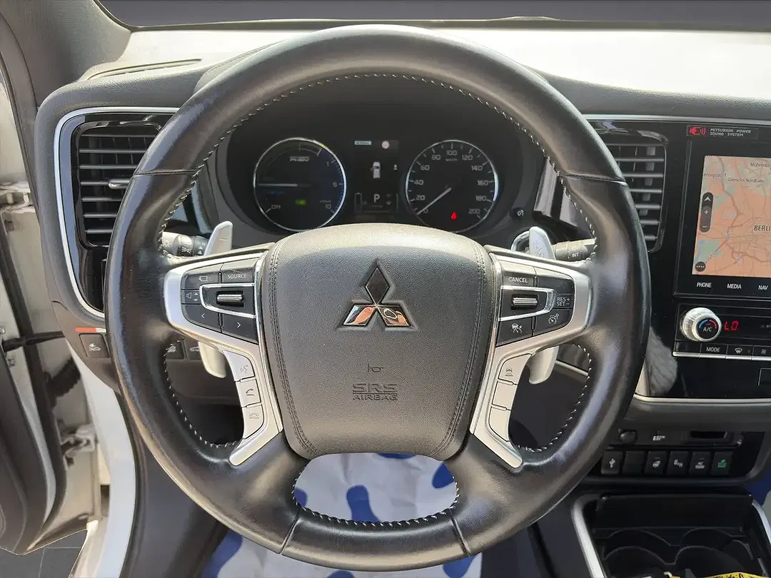 Mitsubishi Outlander - Thumbnail 15