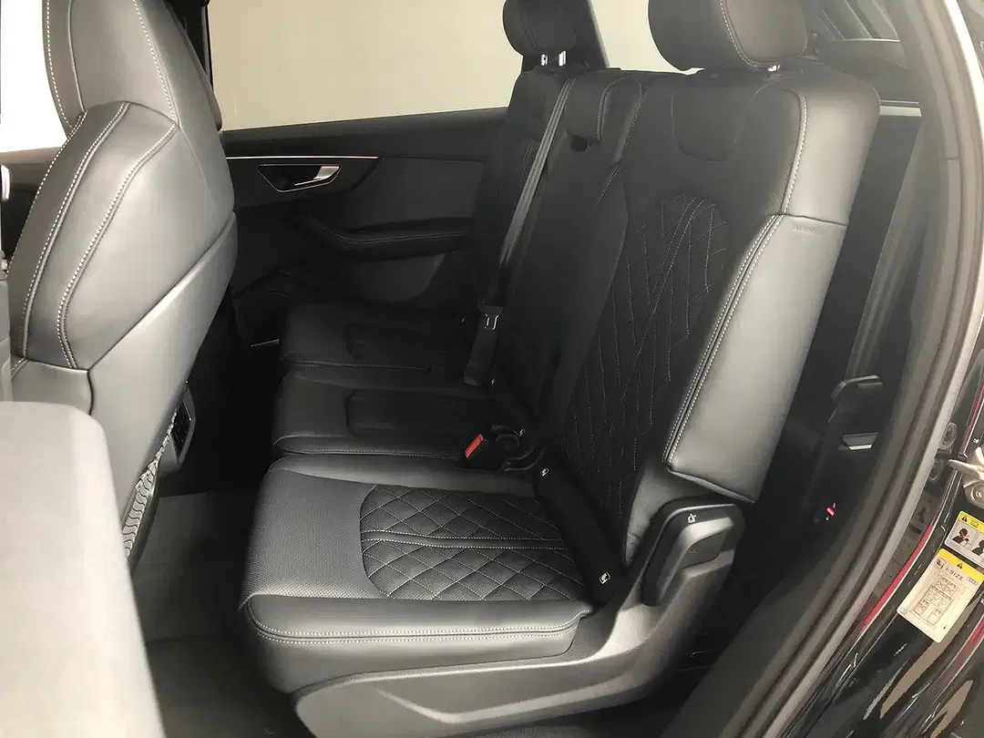 Audi Q7 - Thumbnail 10