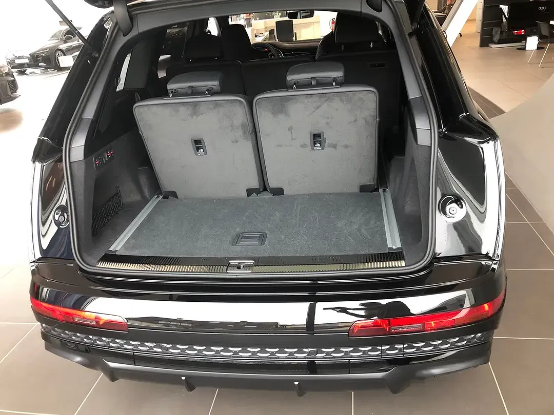 Audi Q7 - Thumbnail 11