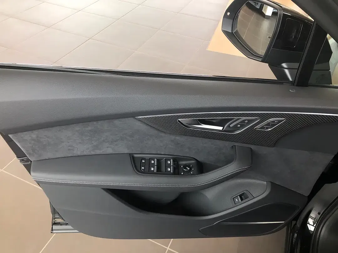 Audi Q7 - Thumbnail 13