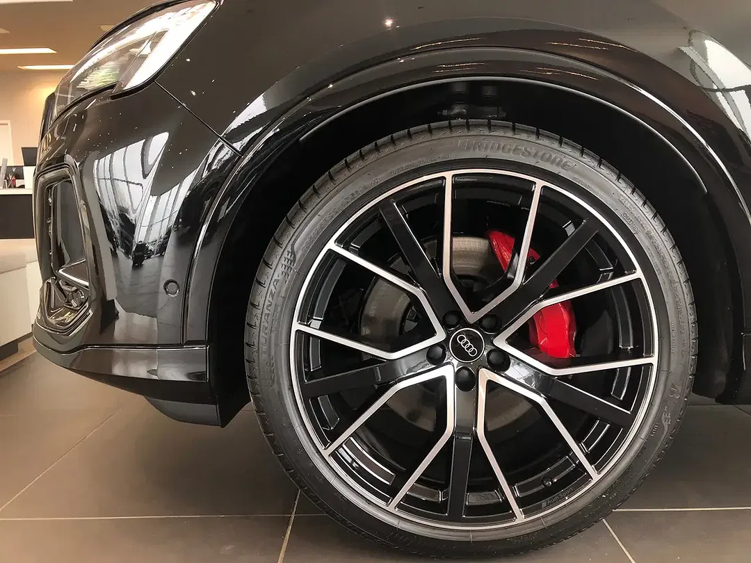 Audi Q7 - Thumbnail 4