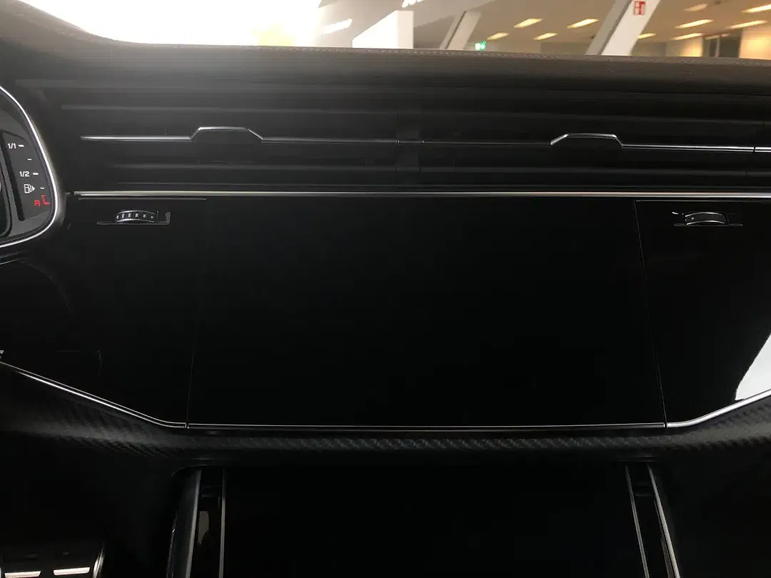 Audi Q7 - Thumbnail 6