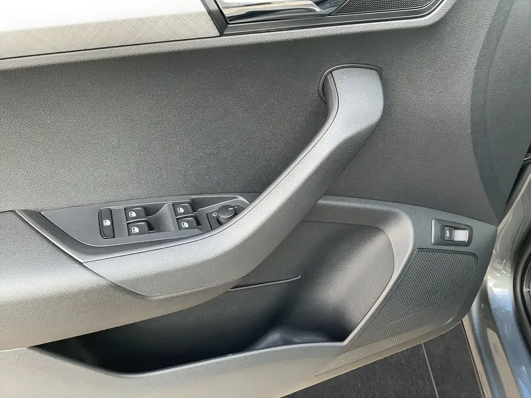 Skoda Karoq - Thumbnail 11