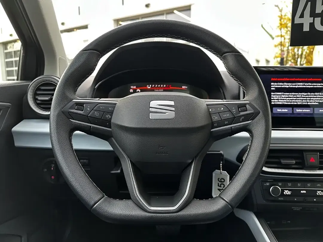 SEAT Arona - Thumbnail 8