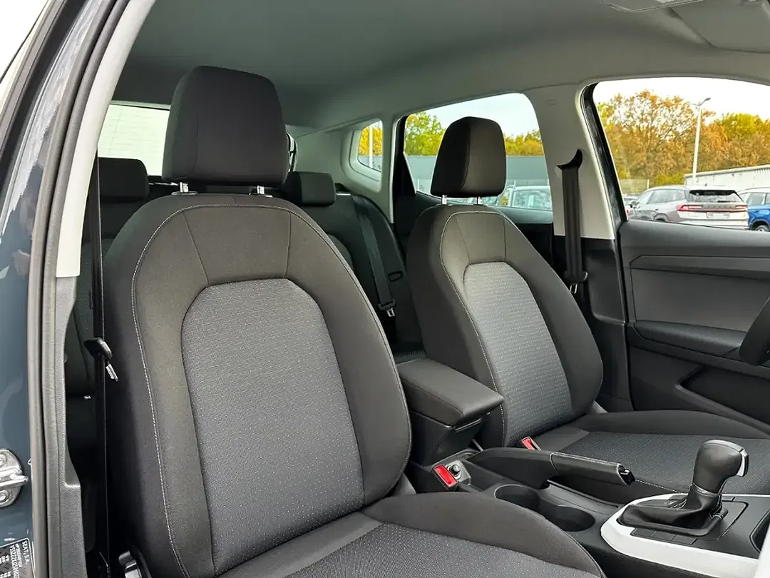 SEAT Arona - Thumbnail 4