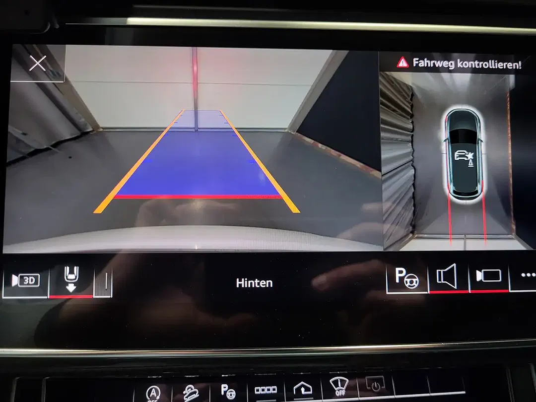 Audi SQ7 - Thumbnail 12
