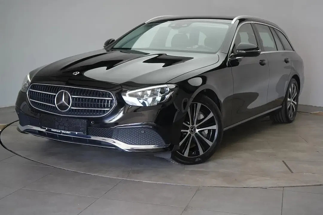 Mercedes-Benz E 300 - Thumbnail 3