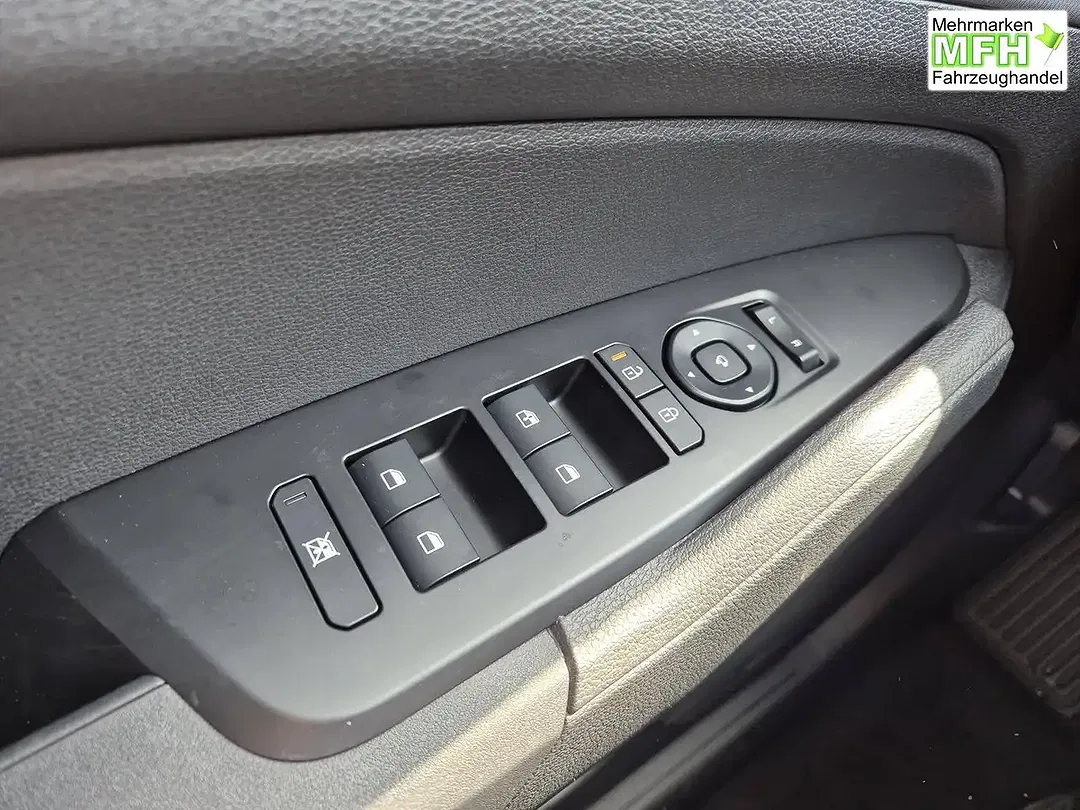 Kia Sportage - Thumbnail 10