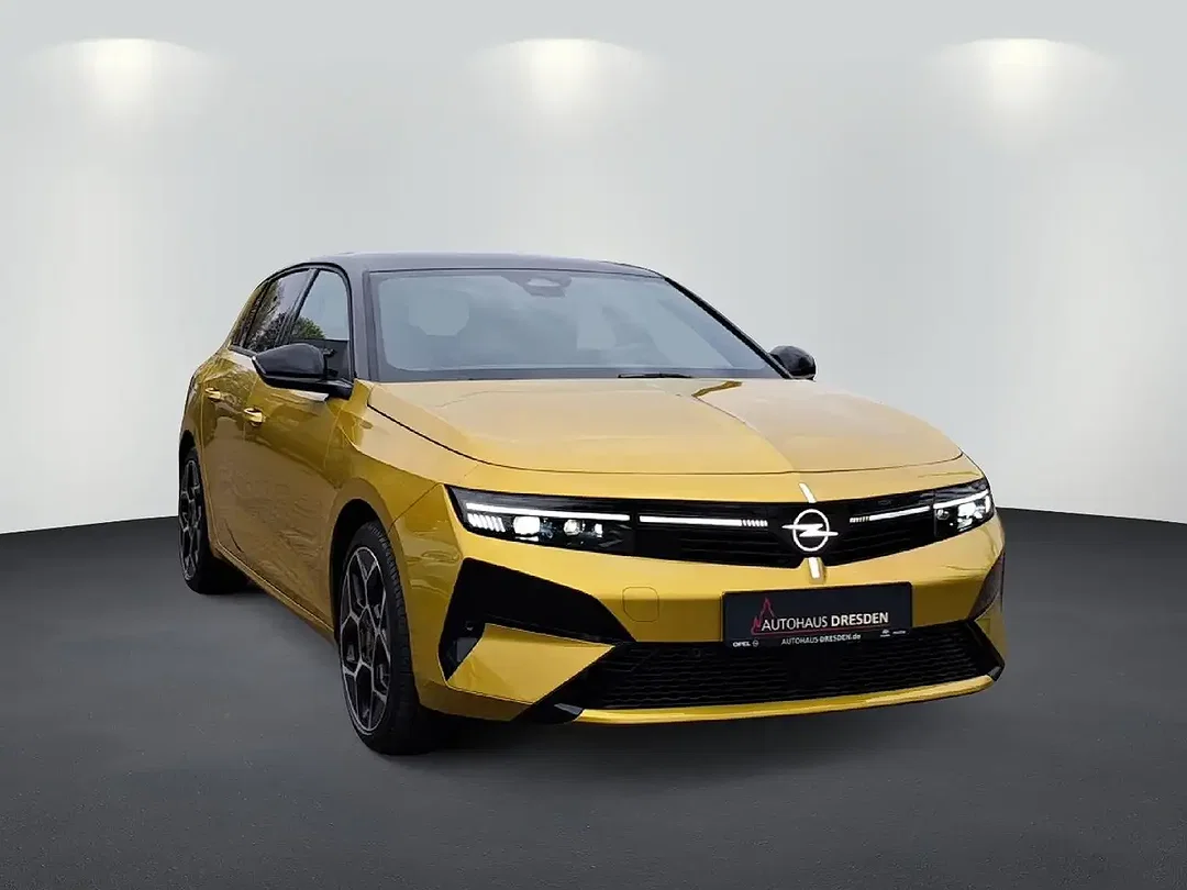 Opel Astra - Afbeelding 1