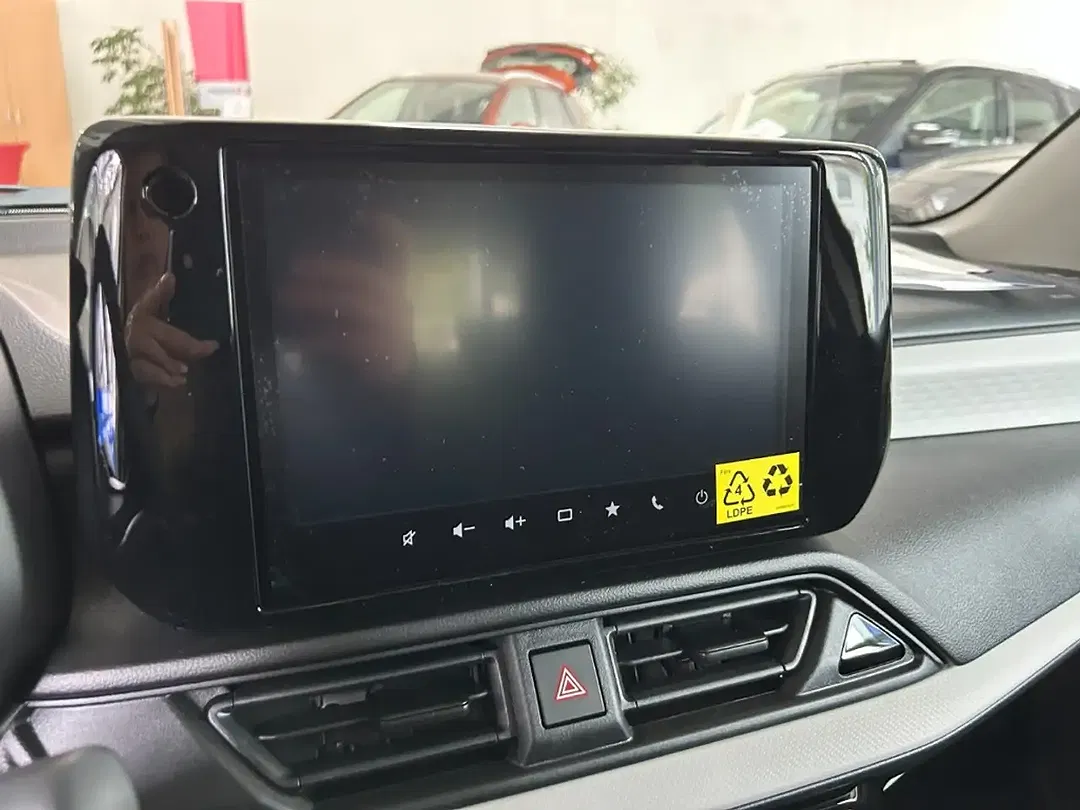 Suzuki Swift - Thumbnail 15