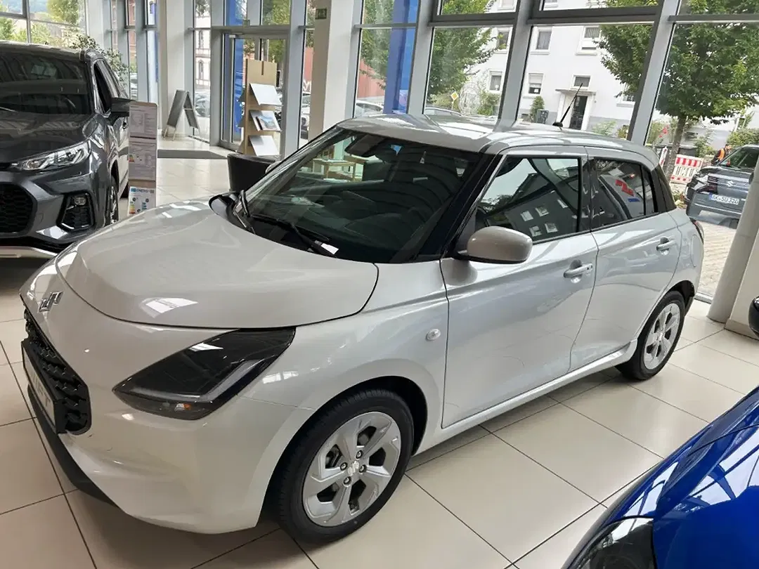 Suzuki Swift - Thumbnail 3