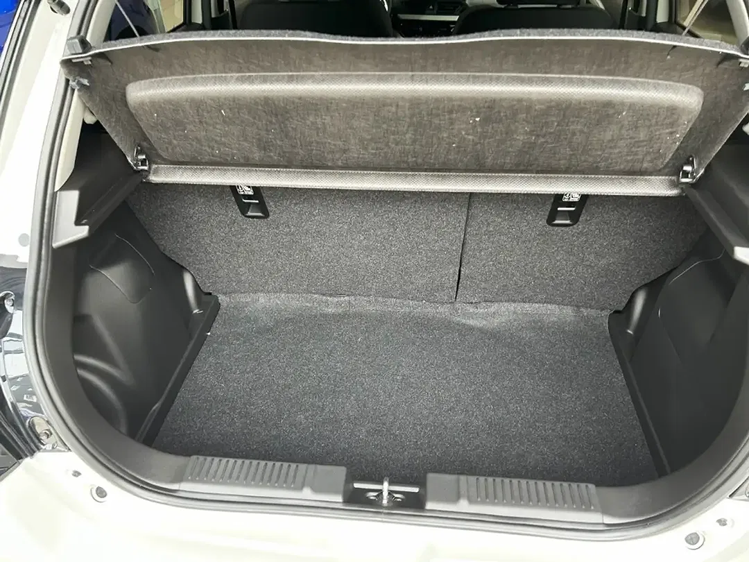 Suzuki Swift - Thumbnail 7